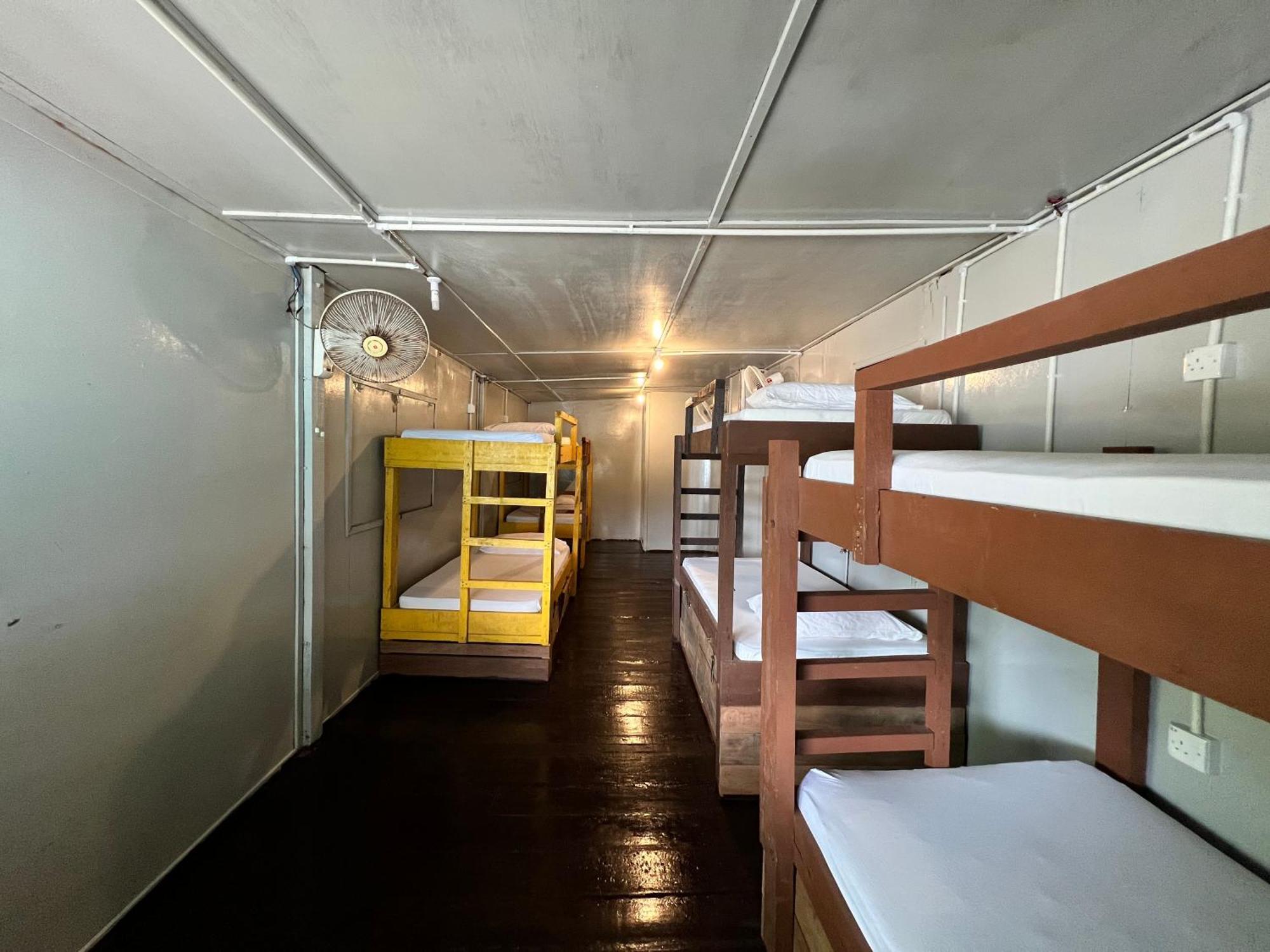 Ohlala Guesthouse Perhentian Islands Ngoại thất bức ảnh